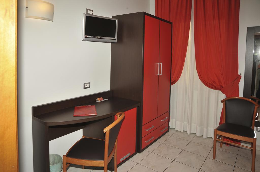 Hotel Al Corso Legnano Exterior photo